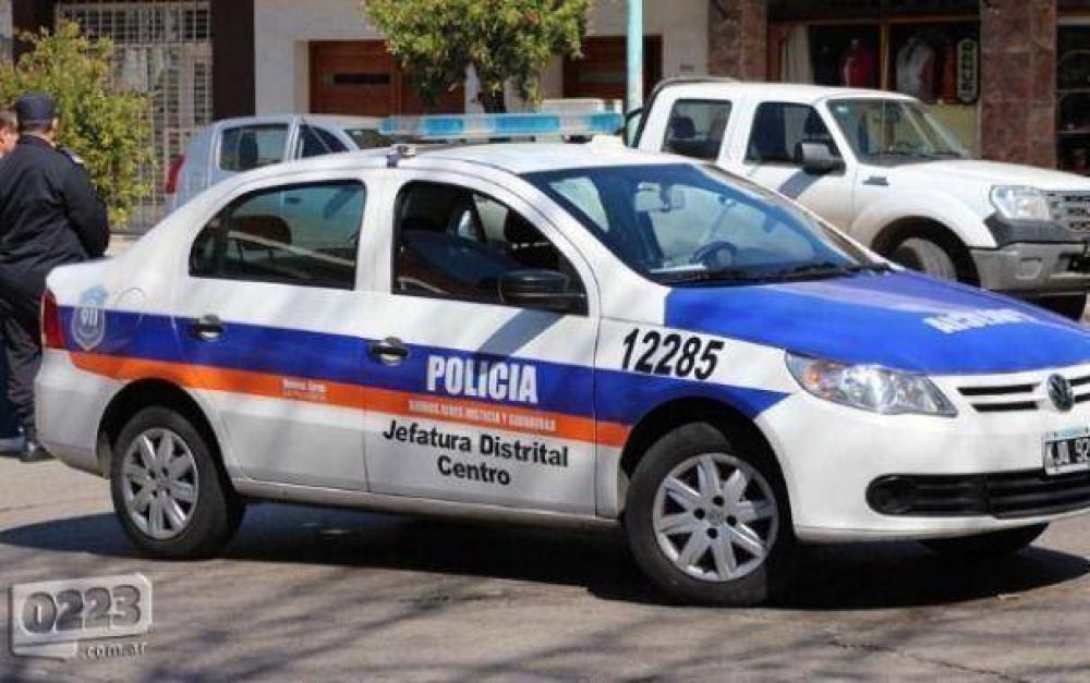 Apu�alaron a un polic�a en Tripulantes del Fournier al 7100