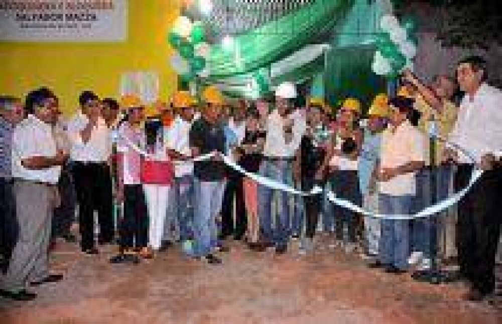 Se inaugur� en Salvador Mazza la primera empresa social para ese municipio y se entregaron viviendas