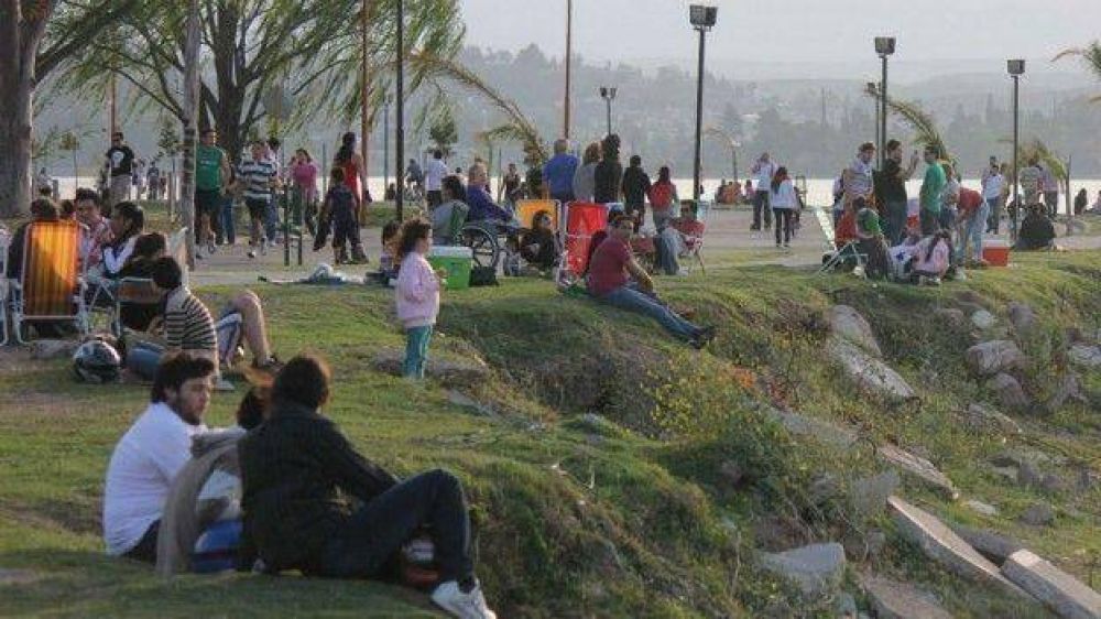 Miles de turistas disfrutan del �ltimo fin de semana largo