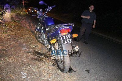 Dos j�venes resultaron heridos al caer de la moto en la subida al Parque
