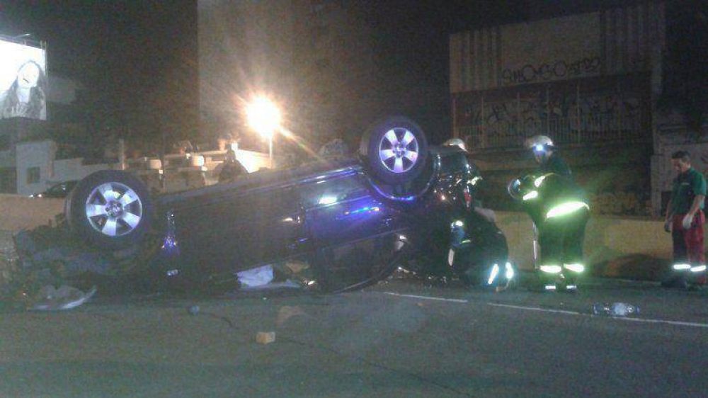 Espectacular accidente en la avenida Juan B. Justo