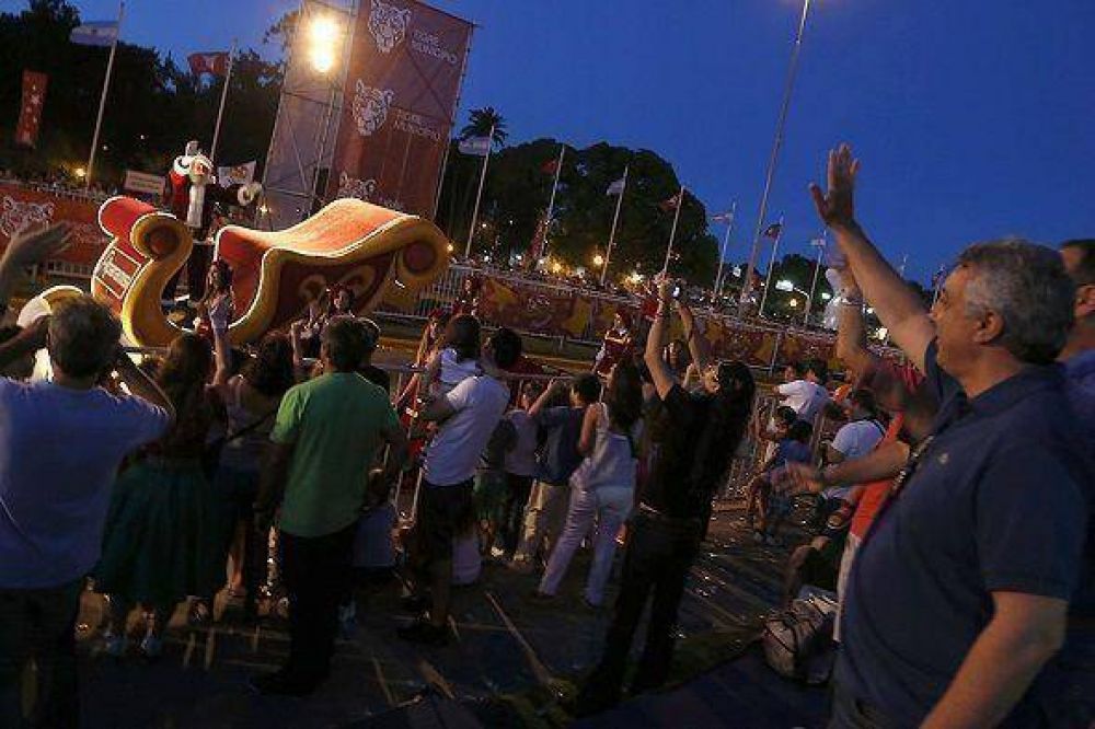 Miles de personas comenzaron a palpitar la Navidad en Tigre