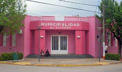 Ordenan reincorporar a cuatro agentes municipales que hab�a echado Guzm�n