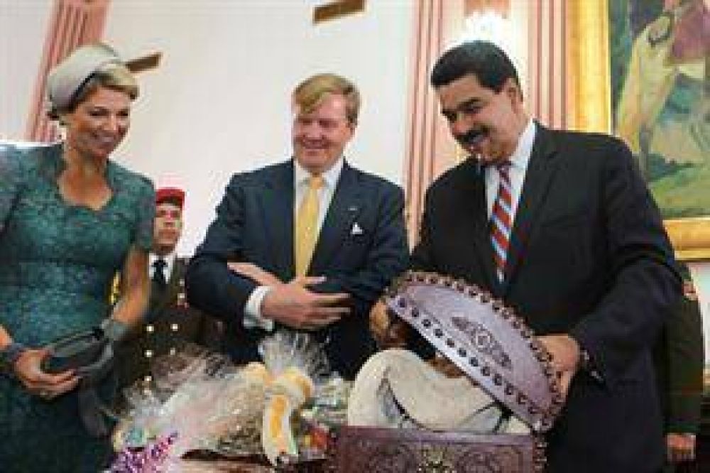 Los reyes de Holanda, M�xima y Guillermo, visitaron a Nicol�s Maduro en su cumplea�os