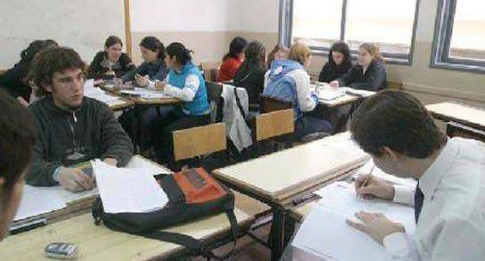Secundarias absorber�n toda la demanda educativa