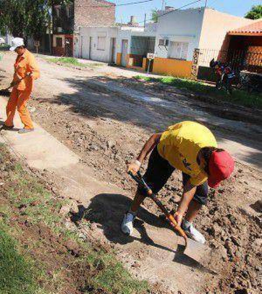 Avanzan las obras para el pavimento articulado en barrio Roma