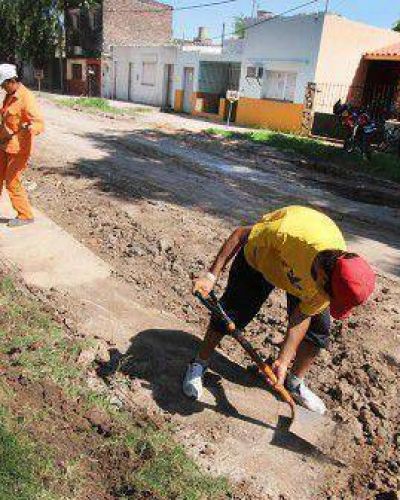 Avanzan las obras para el pavimento articulado en barrio Roma