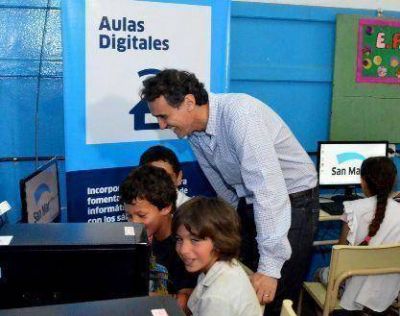 Katopodis sigue inaugurando aulas digitales en escuelas de San Mart�n