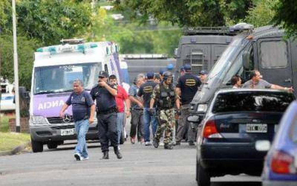 Drama familiar y toma de rehenes en San Mart�n: Mat� a su exmujer y a su hija