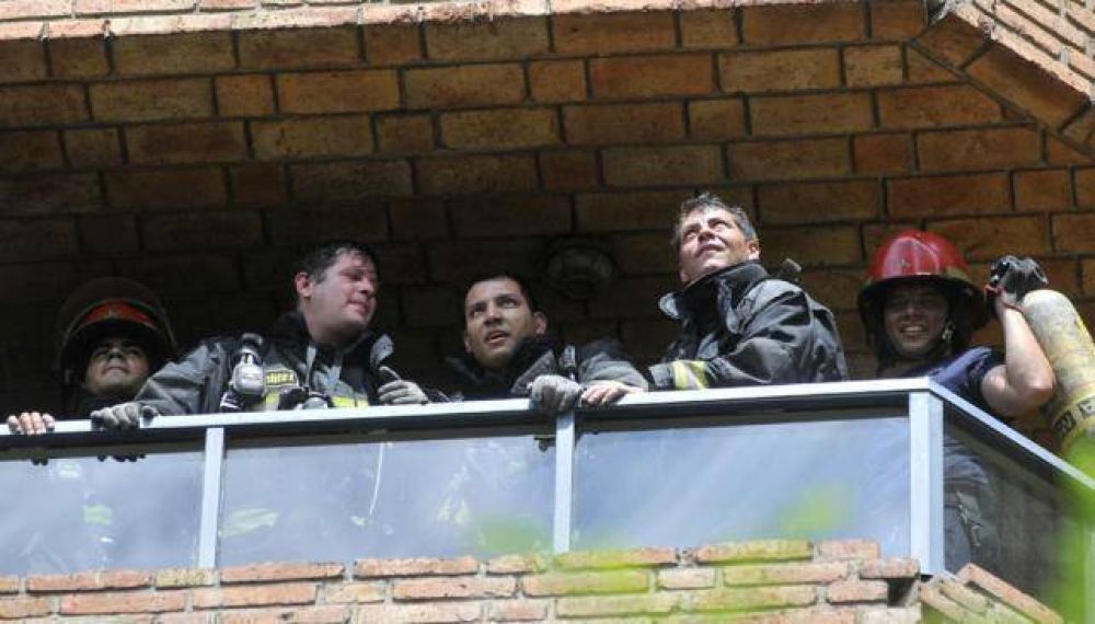 Mujer fue internada tras un incendio