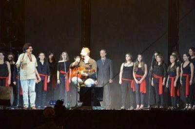 Diez mil personas disfrutaron de la tercera antorcha del Festival Nacional de la M�sica del Litoral