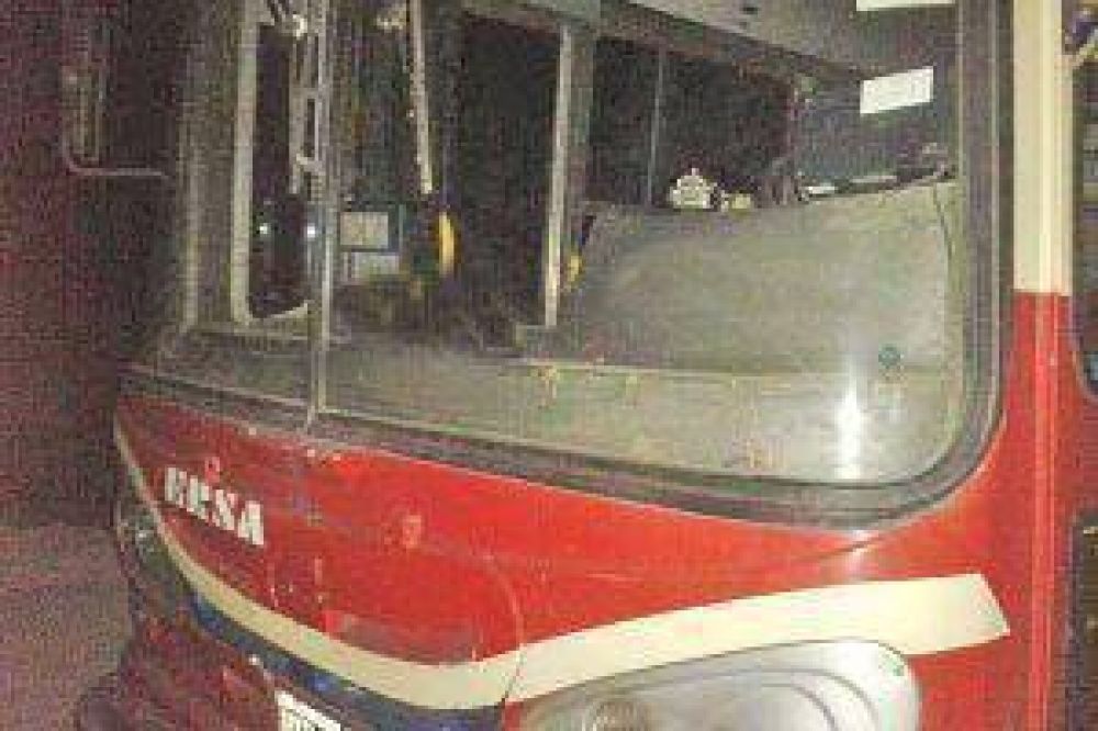 La polic�a crey� que lo estaban asaltando, pero ten�a un romance en el micro