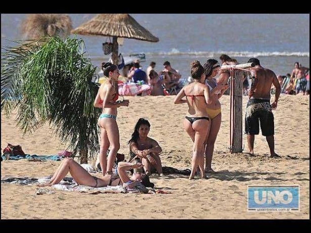 Este domingo la temperatura lleg� a 32� y explot� la playa en Paran�