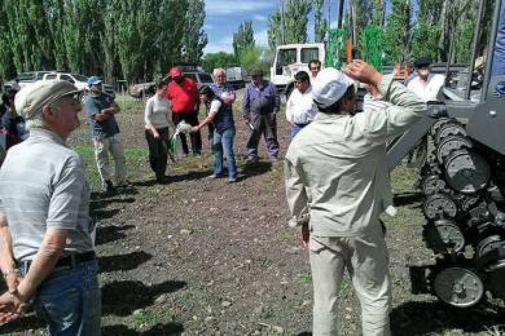 CORFO dict� en Sarmiento capacitaci�n sobre maquinarias