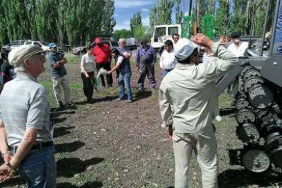 CORFO dict� en Sarmiento capacitaci�n sobre maquinarias