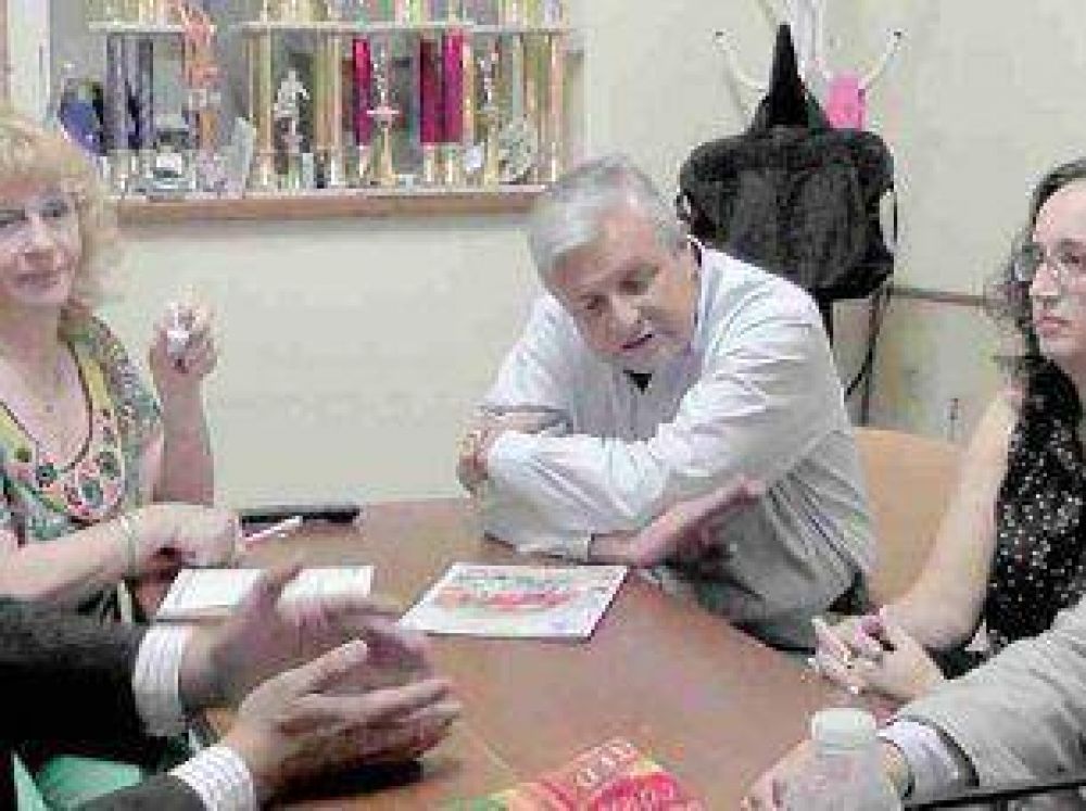 Quieren que la seguridad vial llegue a las escuelas