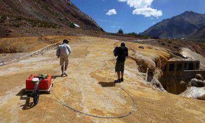 Esteban y Gabriela: los cient�ficos y �centinelas� del Puente del Inca
