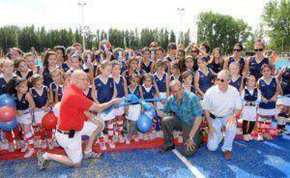 Sapag entreg� m�s de 770 mil pesos al Neuqu�n Rugby