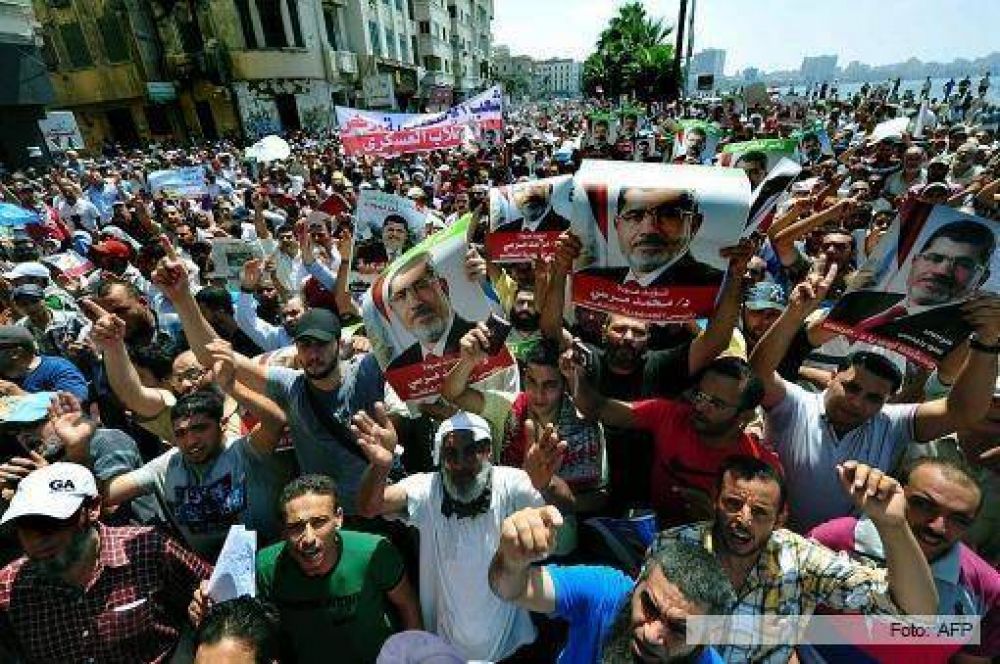 El gobierno de facto egipcio aprob� una ley para limitar las protestas