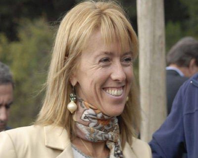 25 de noviembre: �Feliz aniversario Dina Huapi!