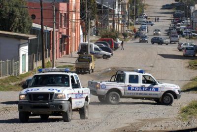 Detenido tras ocultarse en la cucha del perro