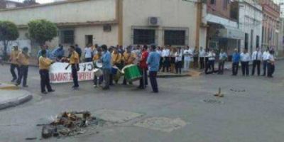 Sin respuestas, recrudece el conflicto en el correo