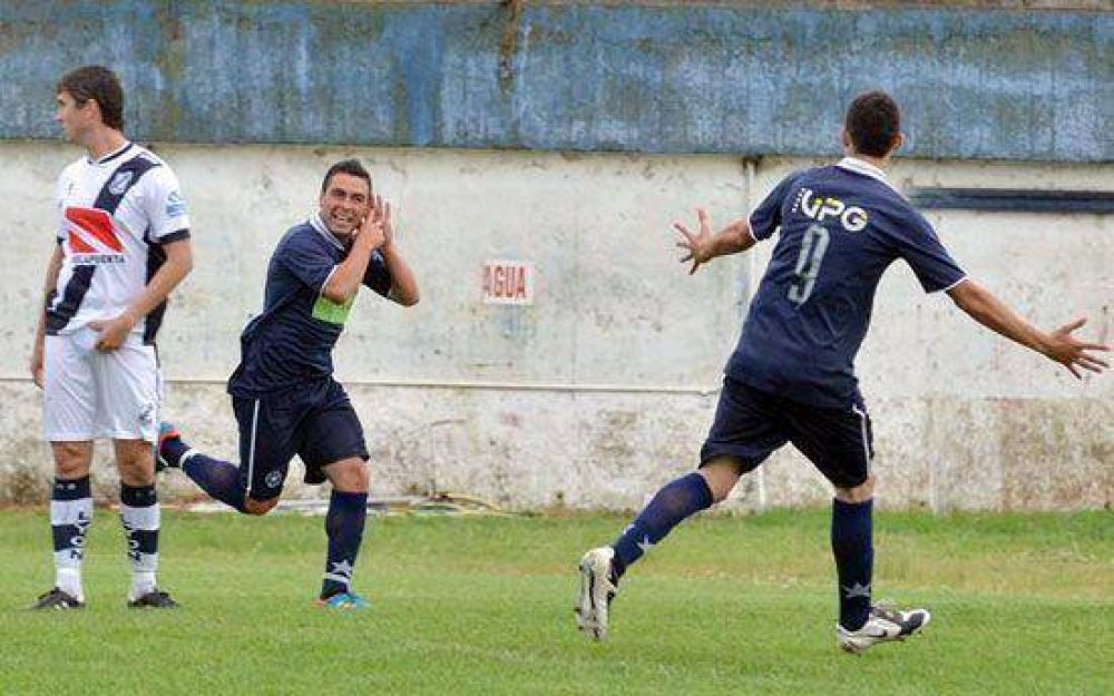 �Apunt� al arco y se meti� contra el palo�