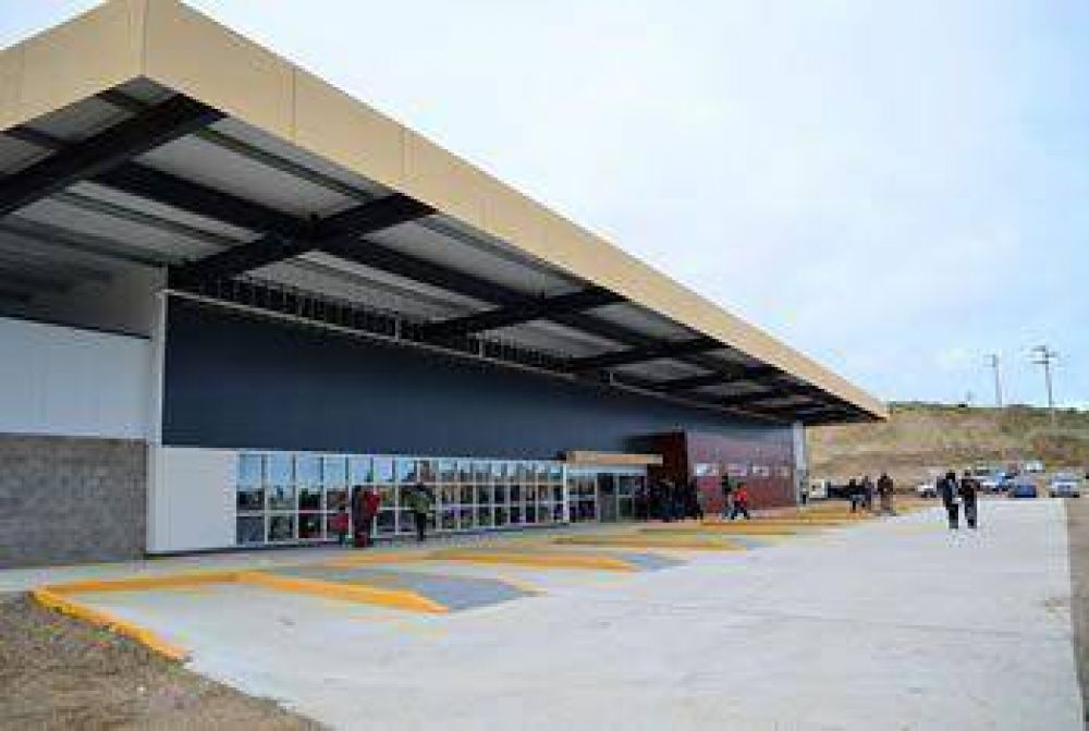 YA EST� FUNCIONANDO LA NUEVA TERMINAL DE TRANSPORTES DE CALETA OLIVIA