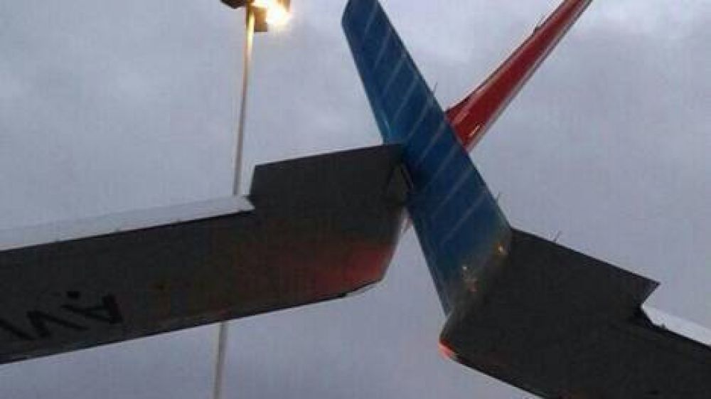Un avi�n de Aerol�neas se roz� con otro en un aeropuerto de Caracas