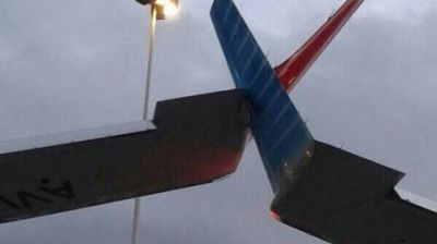 Un avi�n de Aerol�neas se roz� con otro en un aeropuerto de Caracas
