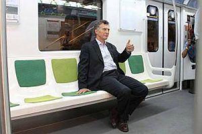 Advierten que el PRO aplica medidas expulsivas en el subte Mauricio Macri