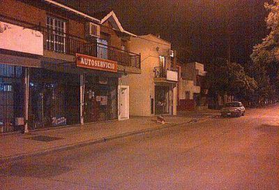 Persecuci�n tras asalto a una despensa: hubo disparos frente al polideportivo