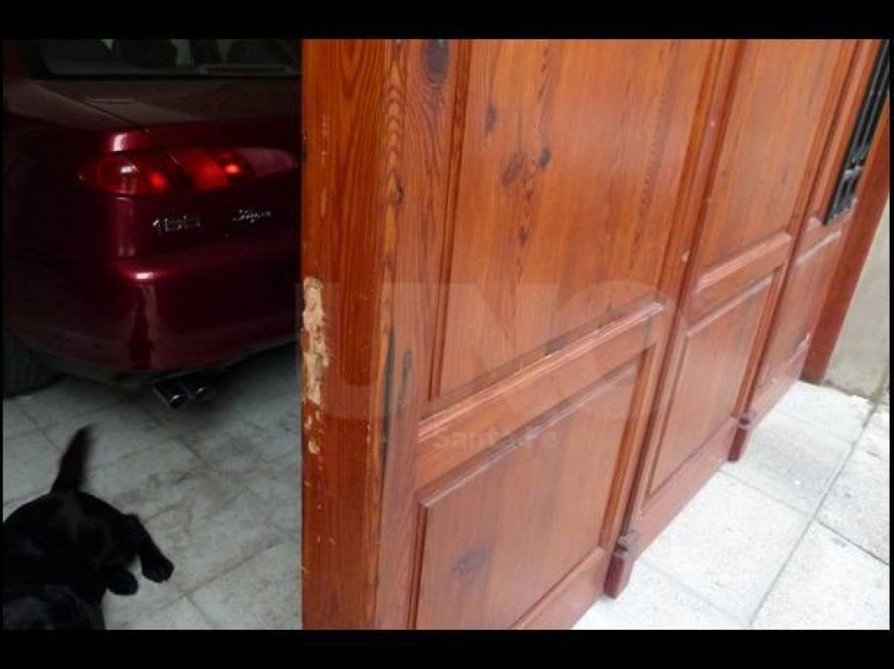 Forzaron la puerta y robaron en una casa de barrio Candioti