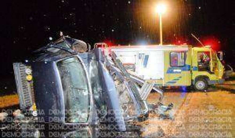 Siete personas heridas en choque frontal entre una camioneta y un auto en Ruta 7