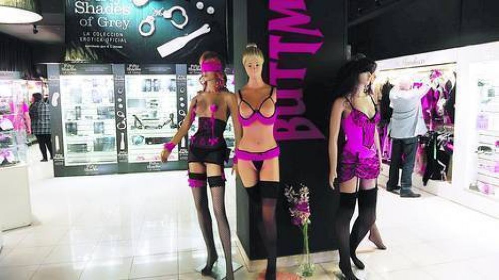 Los sex shops porte�os reviven de la mano de la literatura er�tica