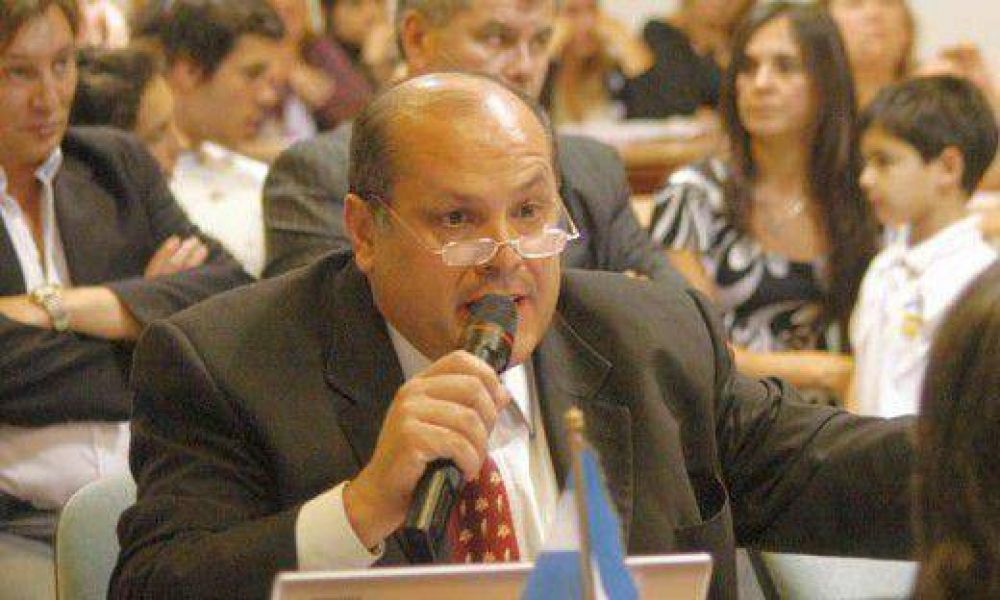 Pol�mica: Aguas cobra $ 500 el cambio de medidor que se consigue a $ 180