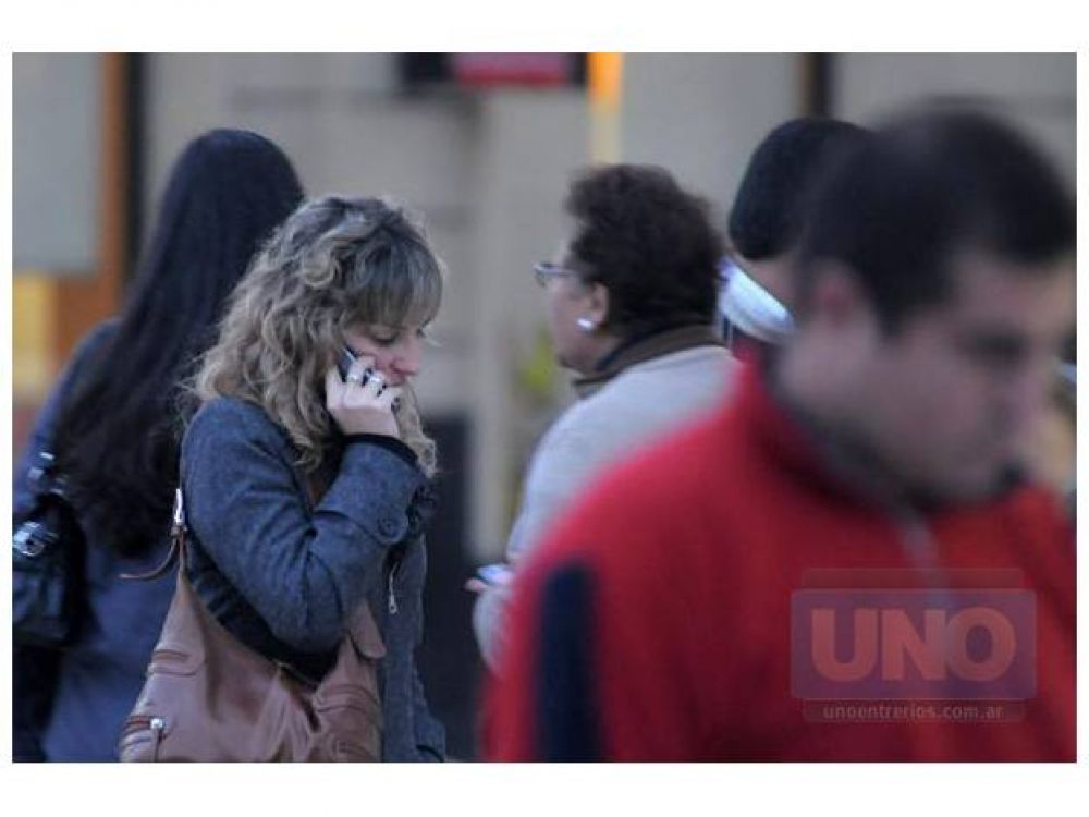 Atienden reclamos de usuarios de telefon�a en localidades de Entre R�os