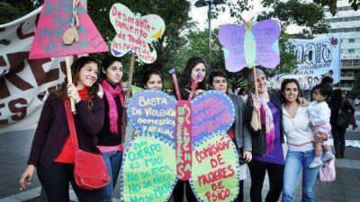 Variadas actividades contra la violencia hacia las mujeres