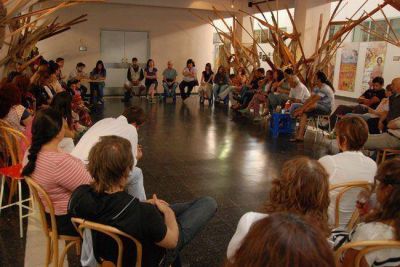 Conflicto en el CMC: trabajadores denuncian el "vaciamiento" del �rea de Educaci�n