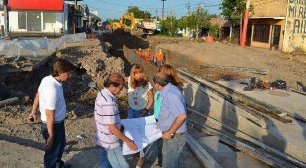 Avanza el sistema de desag�es troncales de avenida Edison
