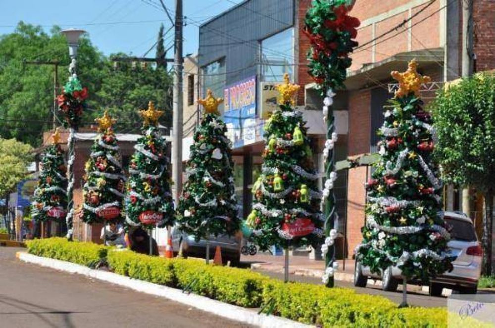 Las calles de Capiov� ya viven a pleno la navidad 2013