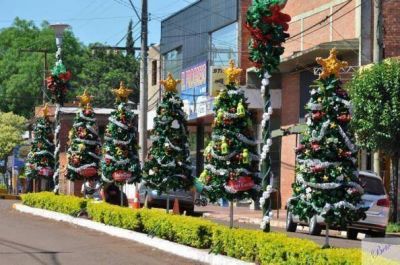 Las calles de Capiov� ya viven a pleno la navidad 2013