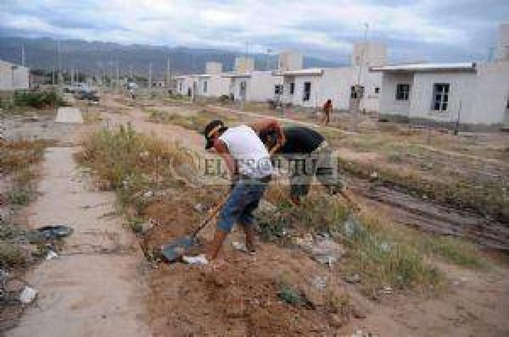 48 familias tomaron viviendas de dos barrios en el norte de la ciudad