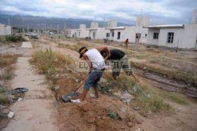 48 familias tomaron viviendas de dos barrios en el norte de la ciudad