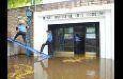 Se inund� el museo de Arte Moderno y se cay� el techo de un bar de la Ar�stides debido a la lluvia