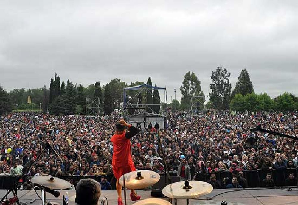 M�s de 40 mil personas en otra megafiesta de Olavarr�a