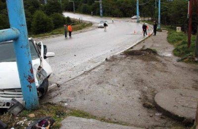 Cuatro j�venes heridos en un violento accidente