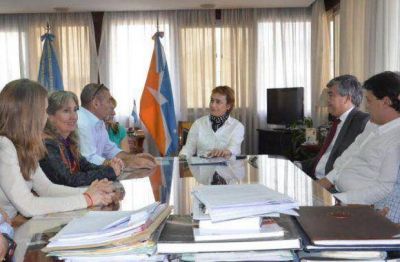 R�os recibi� a autoridades de Funciones Esenciales de Salud P�blica