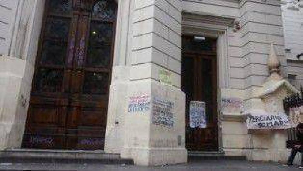 Padre de alumno ser�a autor de amenazas de bomba en escuela