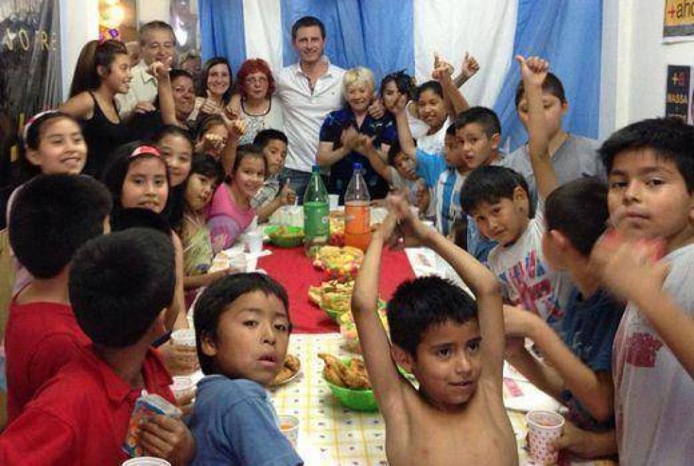 Martn Jofr y Dora Aguilera inauguraron merendero en Ciudadela